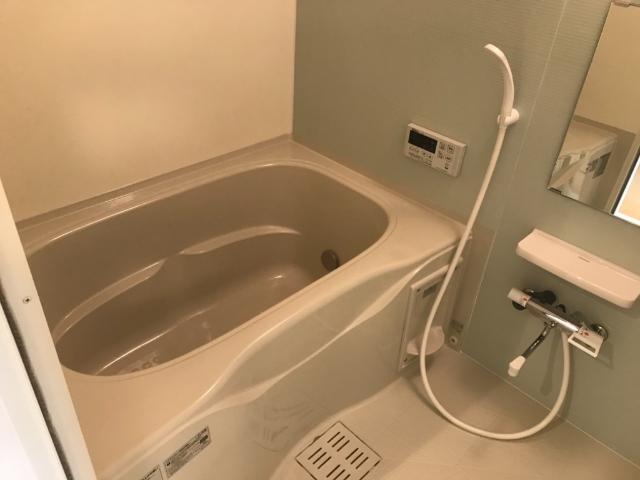 バス・シャワールーム　追焚き付バス