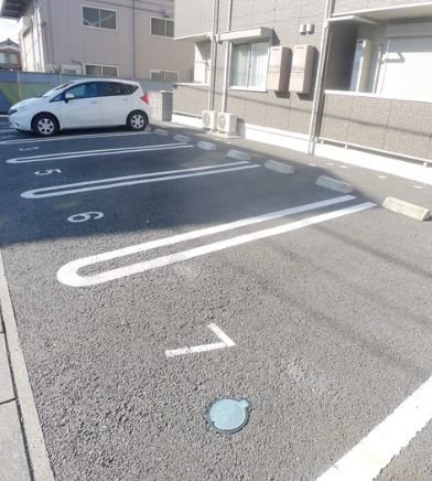 駐車場　別部屋の写真