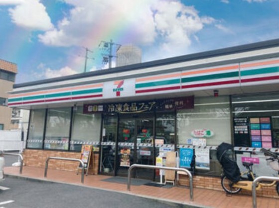 コンビニ　セブンイレブン広島牛田新町店（コンビニ）まで614m