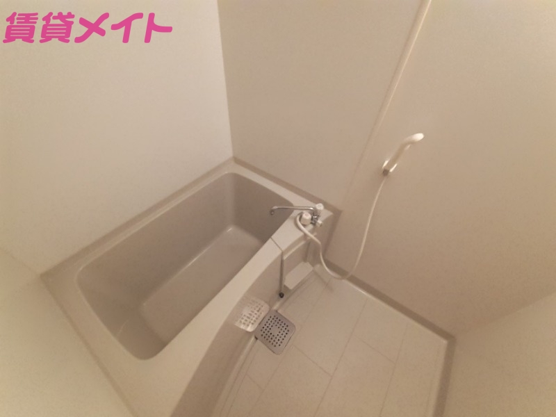 バス・シャワールーム　別部屋の写真です