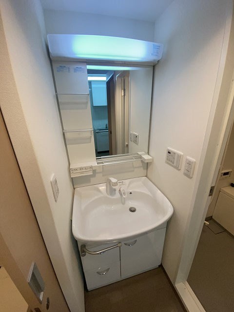洗面設備　広い洗面スペース