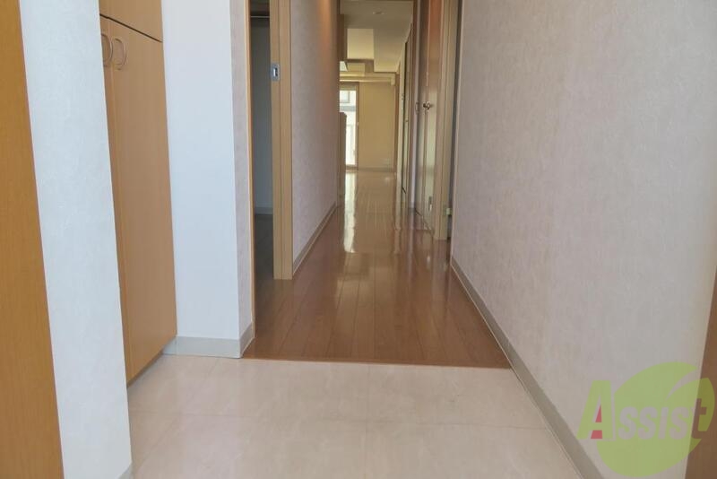 玄関　奥行きのよく分かるお写真になってます。