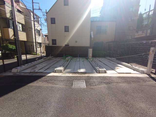 駐車場　サンクレイドルレヴィール池袋
