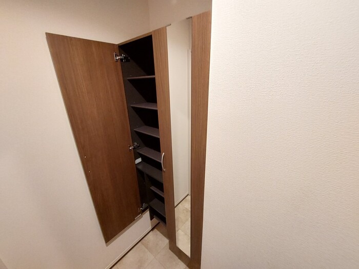 玄関　同物件別部屋イメージ