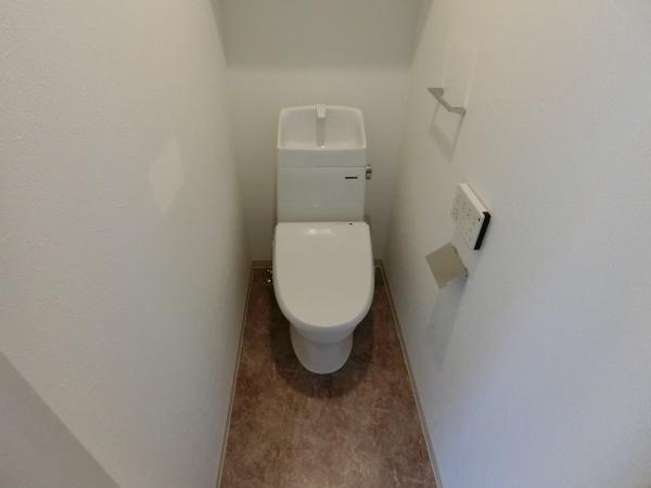 近鉄南大阪線 古市駅 徒歩12分 3階建 築4年のトイレ写真