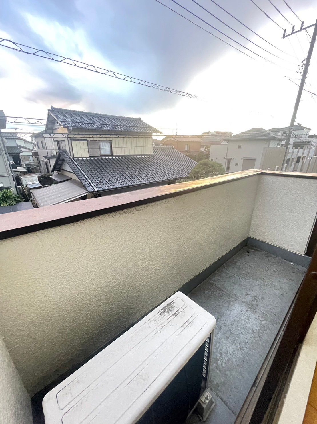 バルコニー　同建物別号室