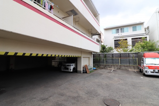 駐車場　駐輪場ですぅ