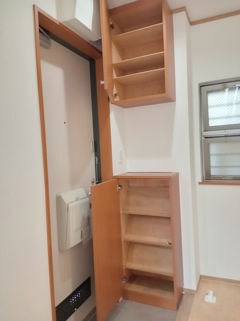 玄関　★上下二段に分かれたシューズＢＯＸ★