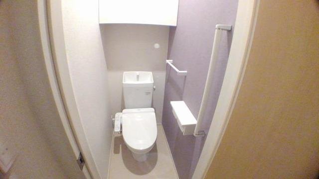 トイレ　コンパクトで使いやすいトイレです