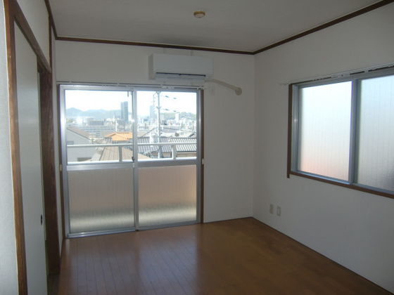 居室・リビング　※別部屋の写真です