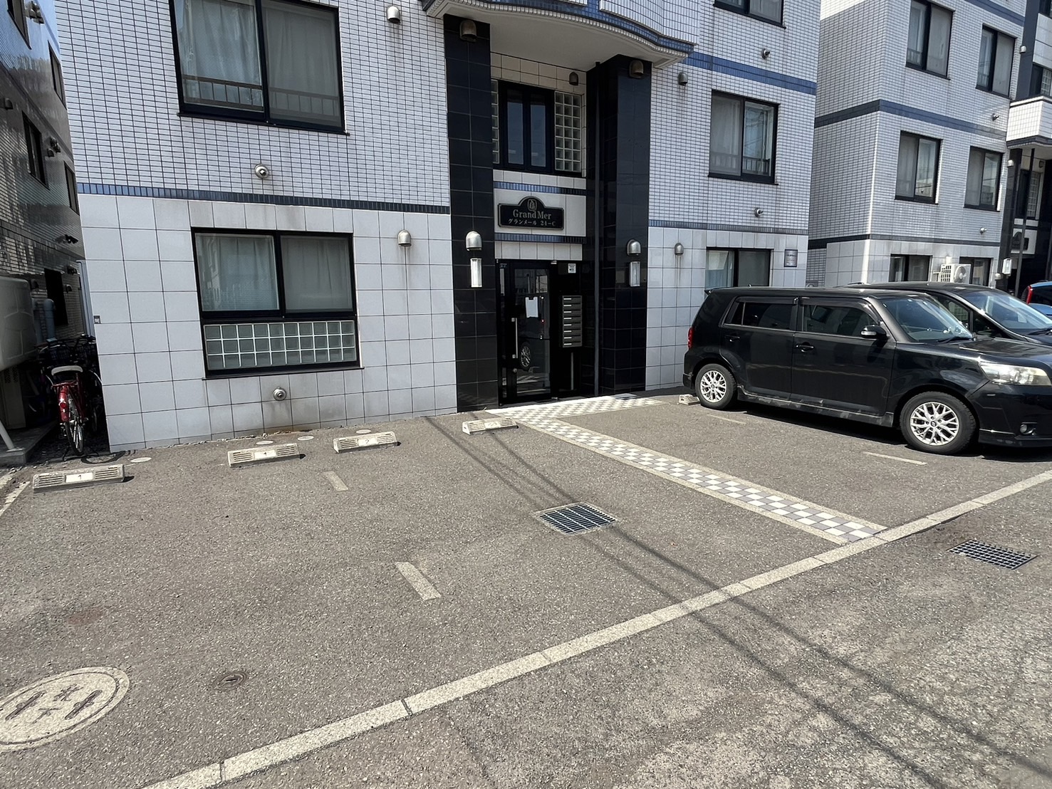 駐車場　他号室のお写真です。参考にご覧下さい。