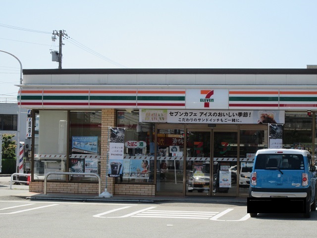 コンビニ　セブンイレブン射水作道店（コンビニ）まで922m