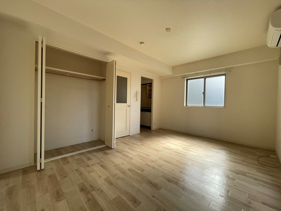 居室・リビング　※別号室の写真です