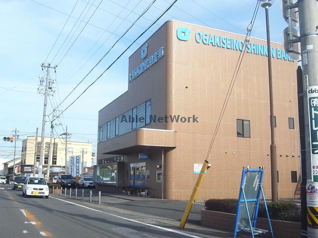 銀行　大垣共立銀行垂井支店（銀行）まで694m