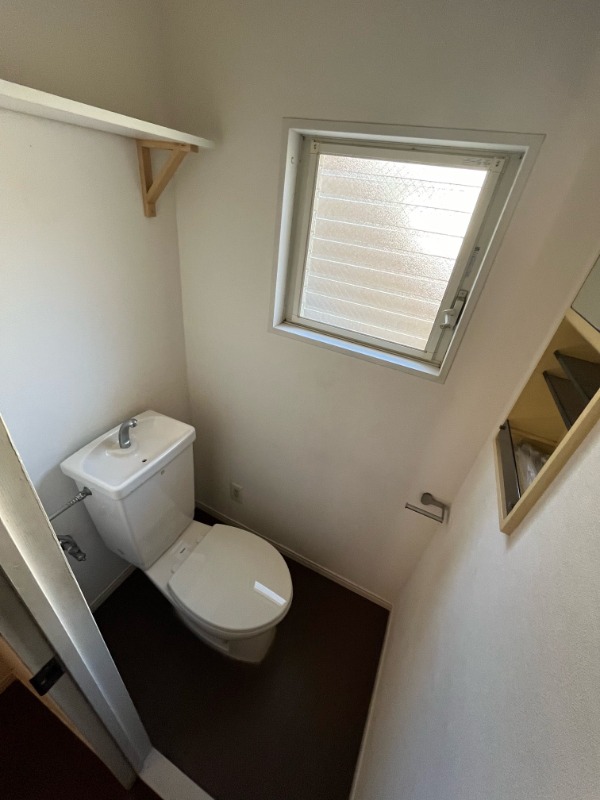 トイレ　※他部屋参考写真