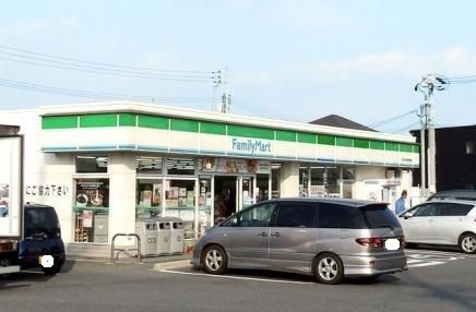 コンビニ　ファミリ－マ－ト（コンビニ）まで600m