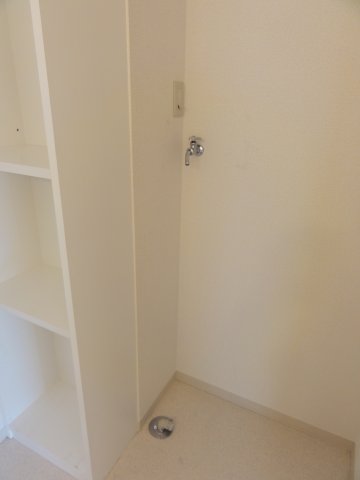 その他設備　室内洗濯置き場になります。 ※イメージ写真になります。