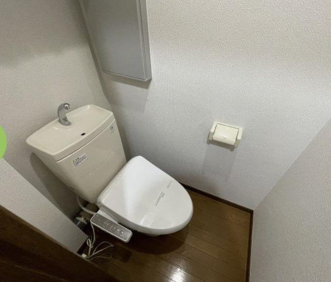 トイレ　清潔感あるトイレルーム