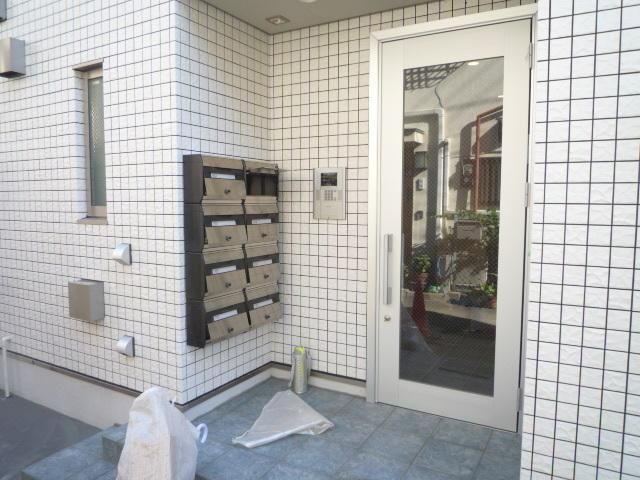 エントランス　★オートロック付きエントランス★