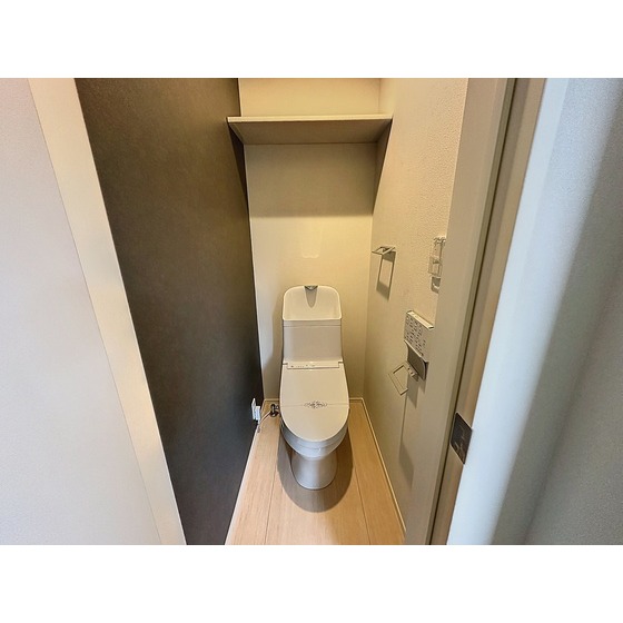トイレ　※他のお部屋のお写真となります。
