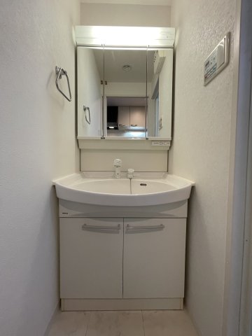 洗面設備　※同物件別号室参考写真