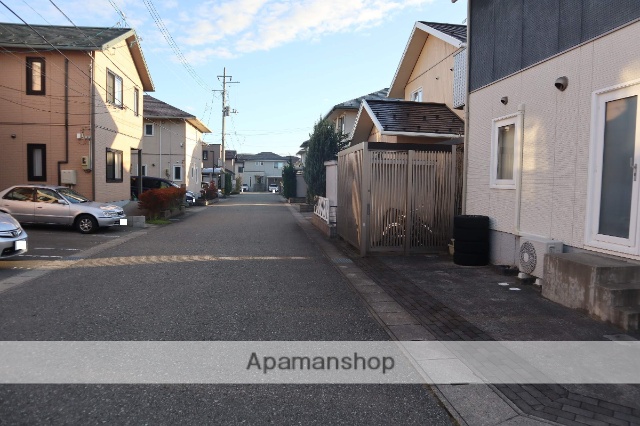 その他　前面道路（その他）まで0m