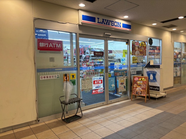 コンビニ　ローソン 上尾駅東口店（コンビニ）まで425m