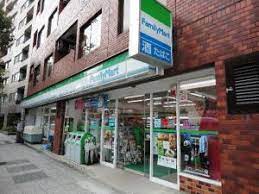 コンビニ　ファミリーマート 横浜楠町店（コンビニ）まで283m