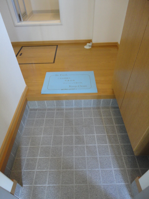 玄関　※別部屋の写真です