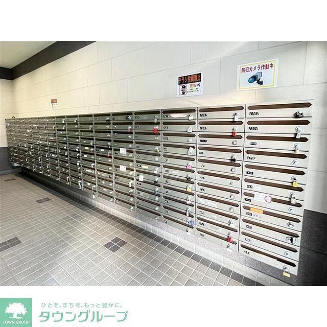 エントランス　メールボックス