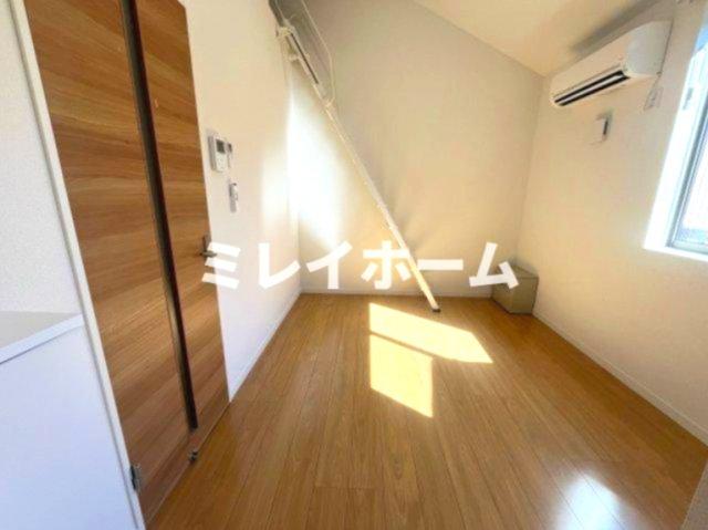 居室・リビング　同建物内、別のお部屋の参考写真になります。