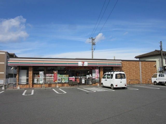 コンビニ　セブンイレブン小川江頭店（コンビニ）まで1000m