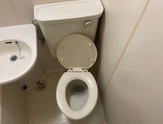 トイレ　※同建物別室角部屋参照
