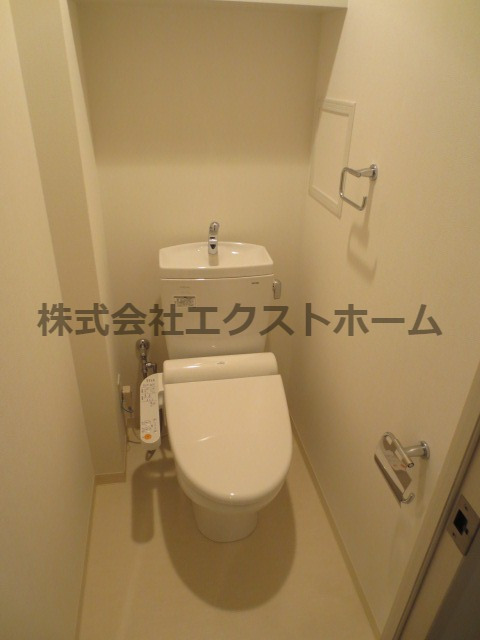 トイレ　温水洗浄便座