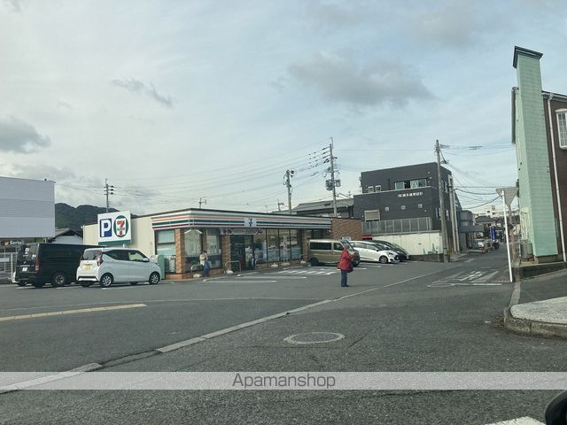 コンビニ　ファミリーマート小倉下石田一丁目店（コンビニ）まで682m