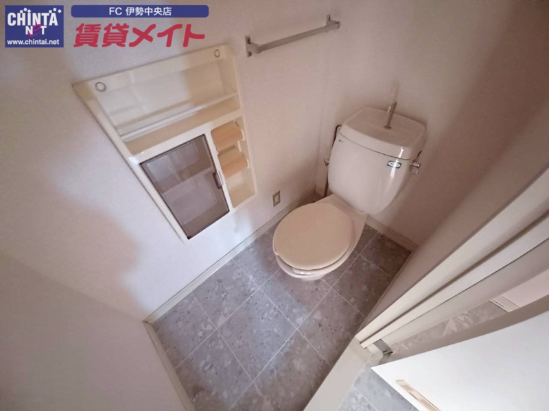 トイレ　同物件別部屋写真