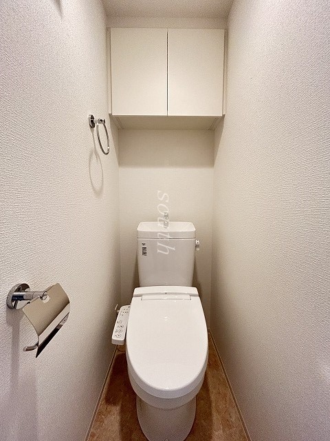 トイレ　部屋・階数により室内カラーが異なります