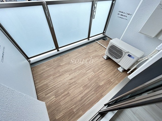 バルコニー　部屋・階数により室内カラーが異なります