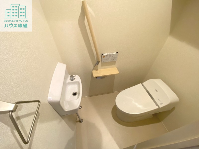 トイレ　※別号室の写真になります。