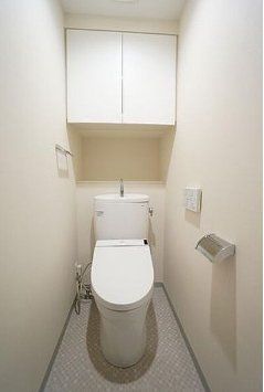 トイレ　写真は同マンション別号室のものとなります。