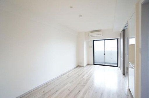 居室・リビング　写真は同マンション別号室のものとなります。