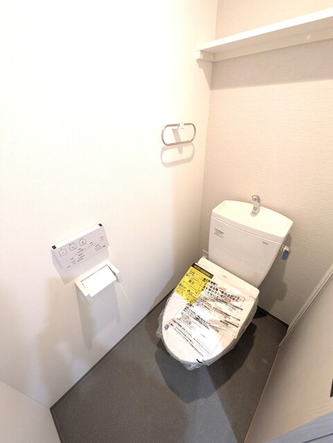 トイレ　（施工前）同間取参考写真