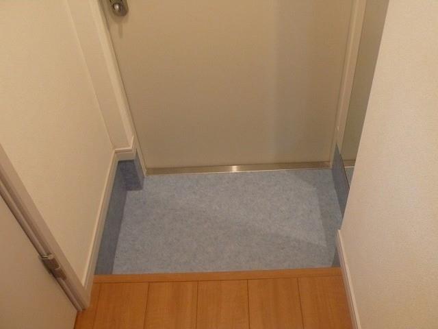 玄関　※別部屋参考写真
