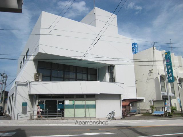 銀行　伊予銀行波止浜支店（銀行）まで785m