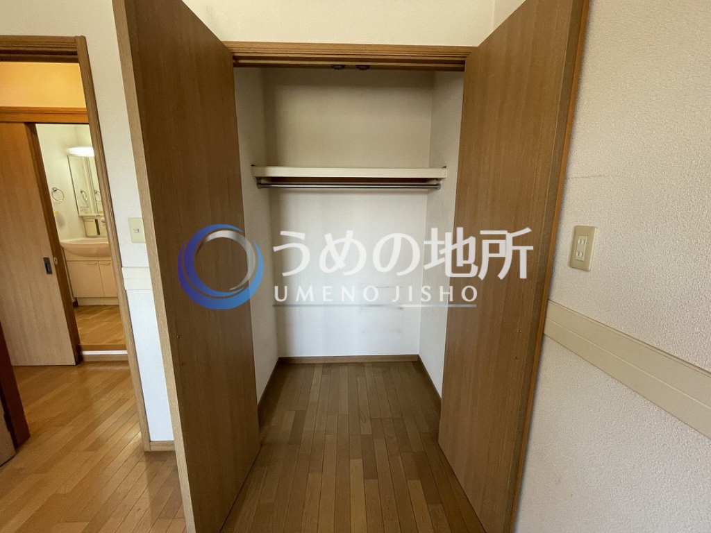 収納　洋室２収納
