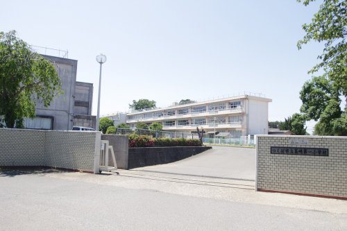 小学校　つくば市立茎崎第一小学校（小学校）まで1963m