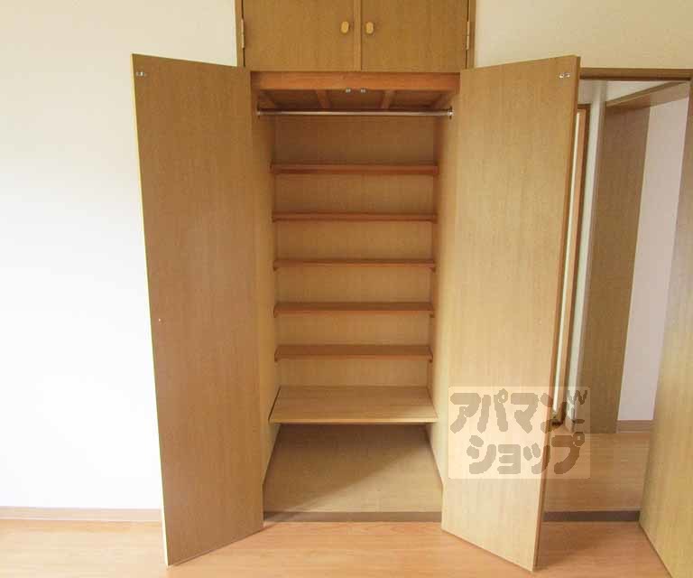 収納　３０３号室の写真です。