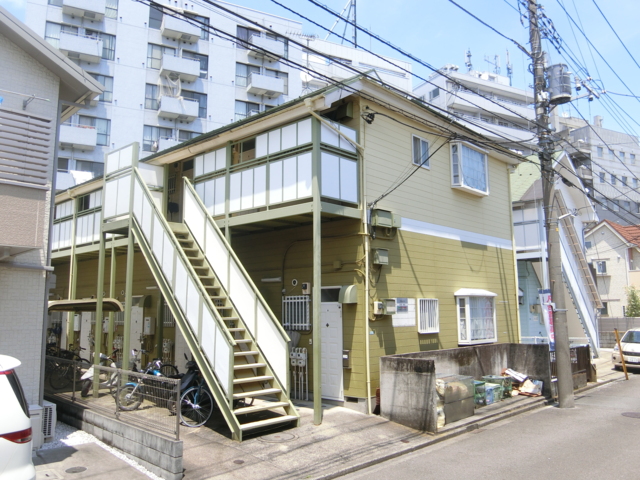 建物外観　聖蹟桜ヶ丘駅より徒歩７分！住宅地にあるアパートです