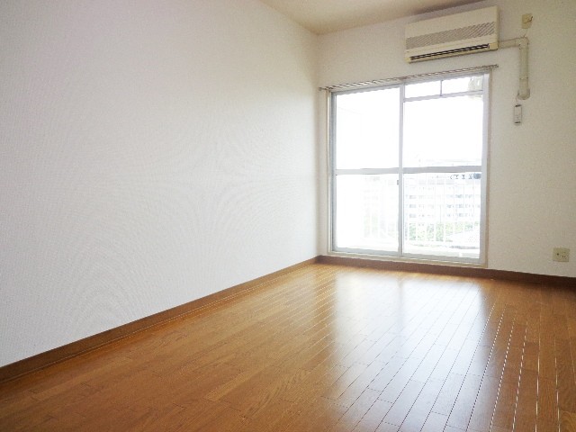 居室・リビング　南向きの明るいお部屋です！