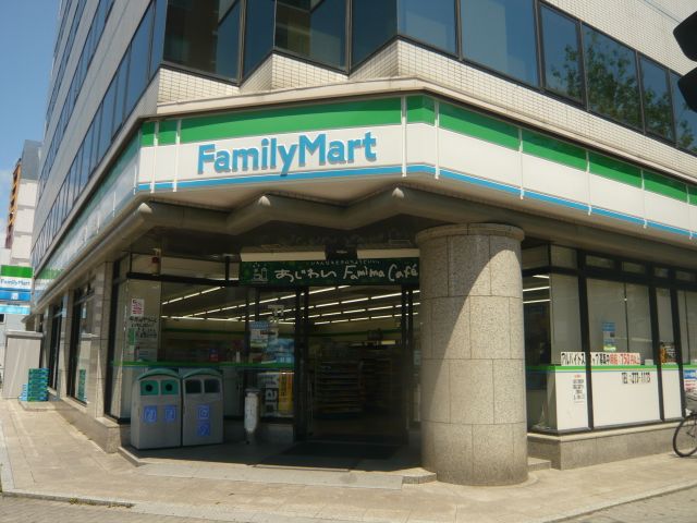 コンビニ　ファミリーマート（コンビニ）まで160m